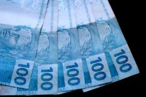 Pagamento do abono salarial PIS/Pasep cai hoje: veja quem tem direito
