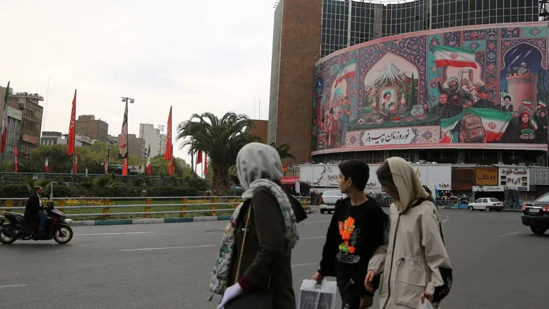 En Iran, les civils pris en étau entre "les crimes contre l'humanité" du régime et un "conflit meurtrier"