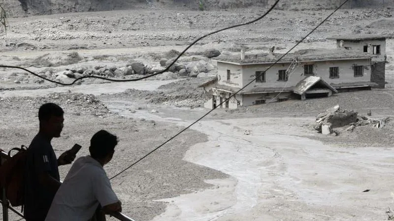 Travel warning: Australians urged to avoid Nepal flood zones as 34 remain missing