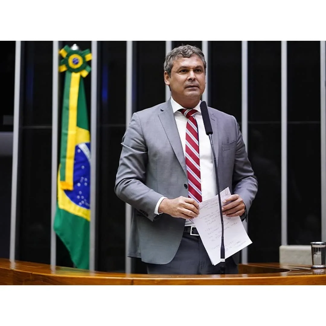 Lindbergh (PT) é reeleito deputado federal pelo Rio de Janeiro com 181.768 votos