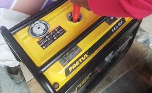 Multan a mujeres indígenas por utilizar generador de gasolina para obtener agua en Chiapas; deben pagar 55 mil pesos y 22 rejas de refresco