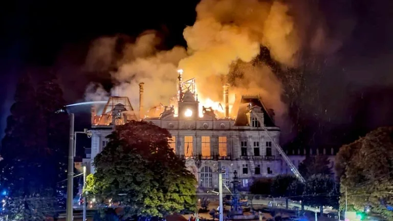 "Tragédie", "nuit de guérilla", "répression violente"... Les violences du 17 octobre vues par la presse internationale