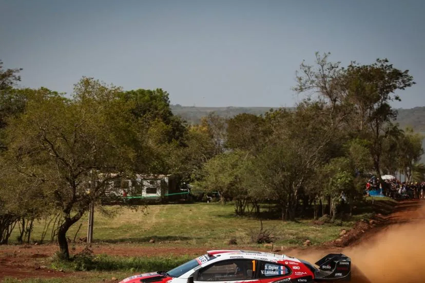 Suspension endommagée après une touchette dans la deuxième spéciale, Sébastien Ogier plonge au classement du Rallye du Paraguay