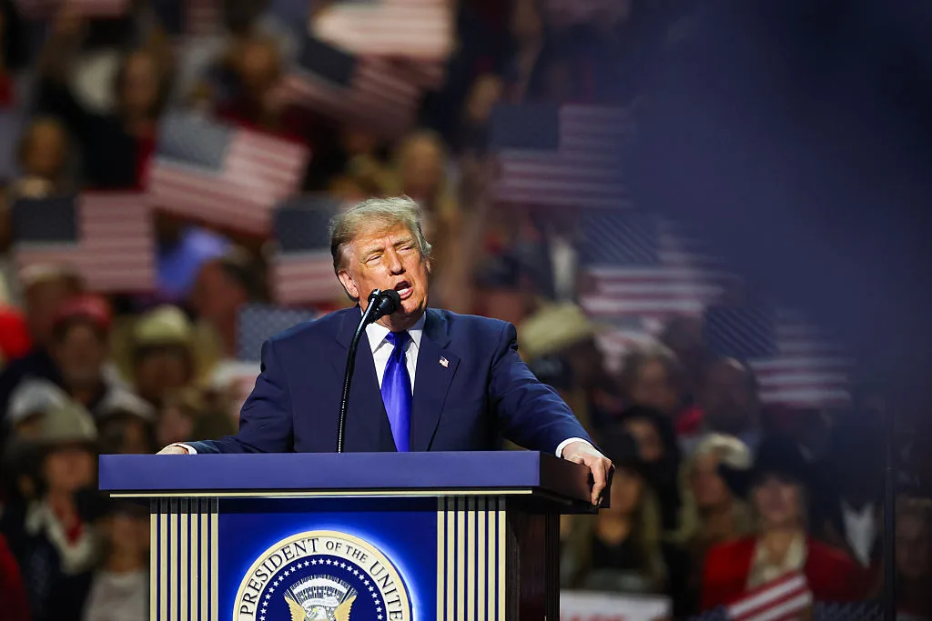 Trump’s $5,000-Dividend Midterms Pledge Draws Criticism