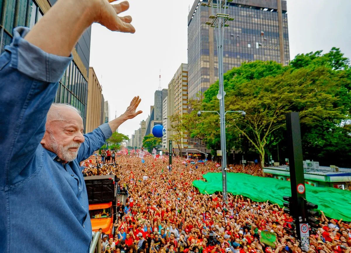 Lula articulou votação das PECs 6x1 e Segurança em almoço com chefe da CCJ