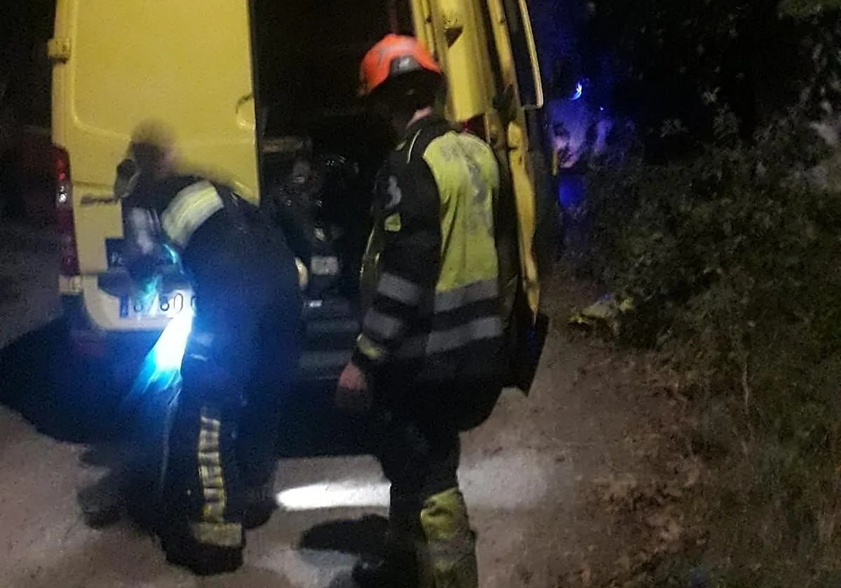 Rescatan a un hombre de 73 que se quedó atrapado en una tina de vino en Asturias