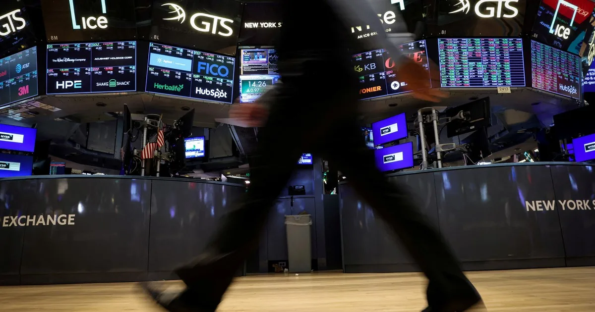 El mercado se adelanta a las elecciones y los activos argentinos sufren: riesgo país por encima de 500 puntos y caída de casi 13% del Merval