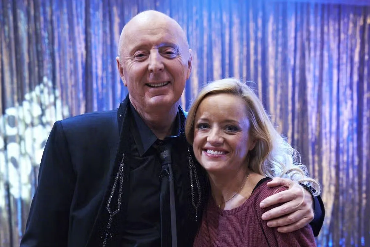 Pai de Lucy Davis agradece apoio após diagnóstico de câncer da filha