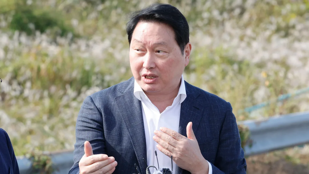 [속보]최태원, “반도체 수요 빨리 늘어... 호남에 용인 2/3 규모까지 계획”