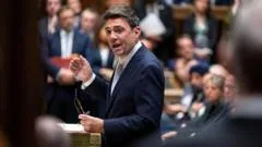 Burnham pressed on economy at first PMQs as UK borrowing costs rise