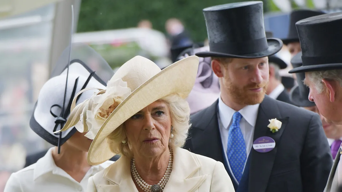 La reina Camilla le habría tendido la mano al príncipe Harry en su reencuentro en Highgrove, tras haberla tachado de "villana"