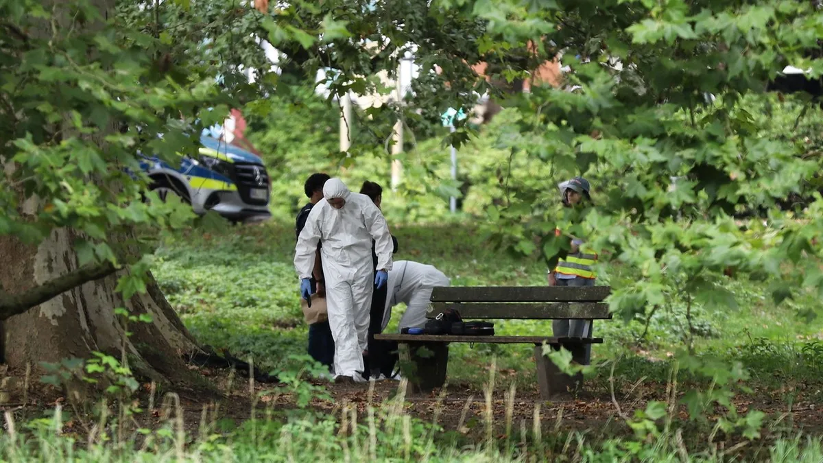 Großeinsatz der Polizei: 20-jähriger Mann in Leverkusen erstochen