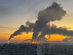 Kreml: Auch Wohnhäuser getroffen: Ukrainische Drohnen greifen Moskau am Wahltag am