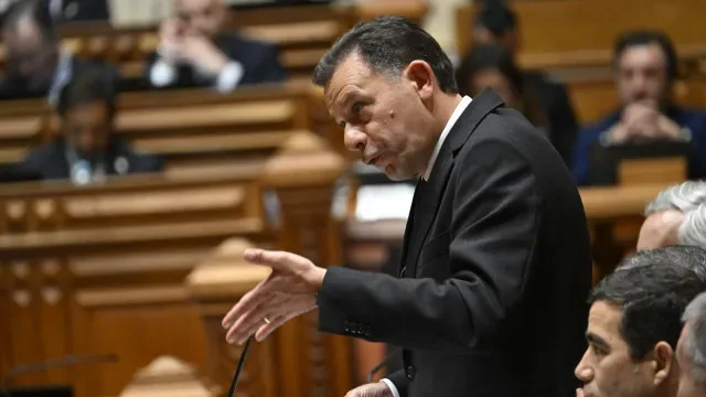 Primeiro-ministro rejeita corte nas pensões: "Houve um erro"