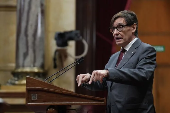 Illa responde a Feijóo: "Quien dice que Catalunya está apagada lleva tiempo fuera de cobertura"