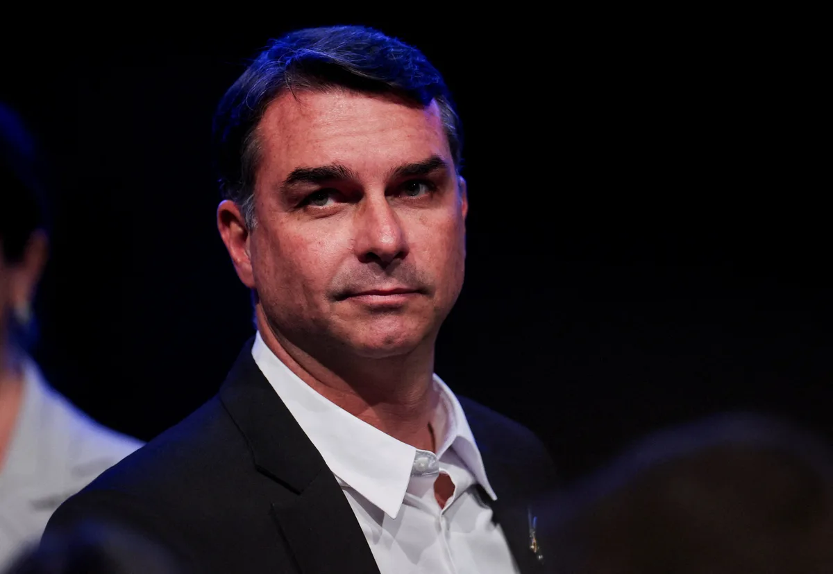 Flávio Bolsonaro propuso reducir a 14 años la mayoría de edad penal para delitos de violación, torturas y asesinatos en Brasil