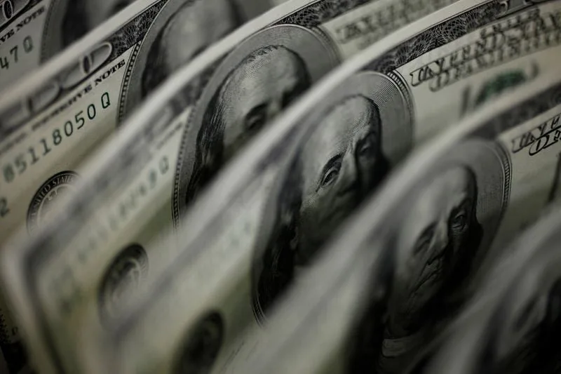 Dólar hoy en Colombia: la moneda estadounidense acumuló una subida semanal de $120,65, equivalente al 3,93%, se cotiza en $3.205