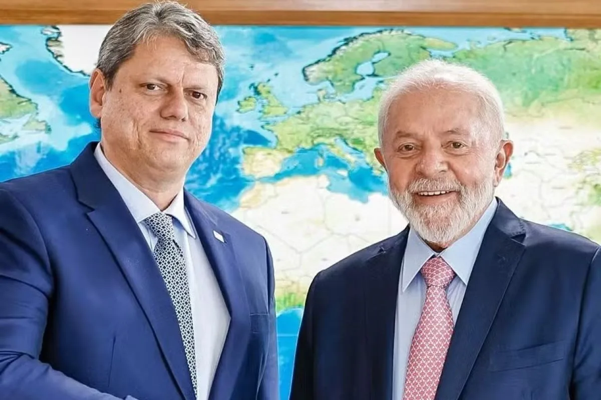 Tarcísio comenta fenômeno do voto "Tarlula" em SP: "Flávio vai crescer"