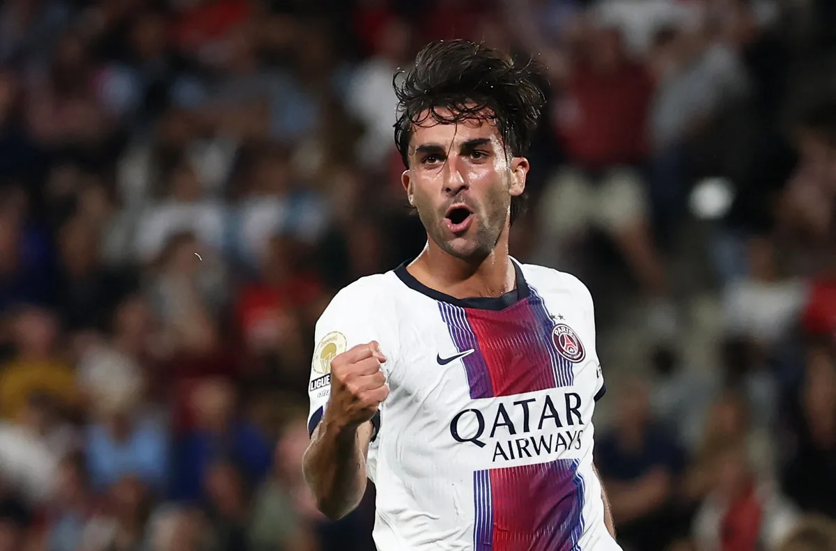 Ferrán Torres faz dois gols na estreia, e PSG empata com o Rennes no Campeonato Francês