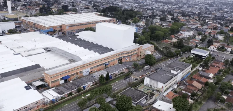 BNDES investe R$ 300 milhões em fabricante que aposta em IA e eficiência energética no Brasil
