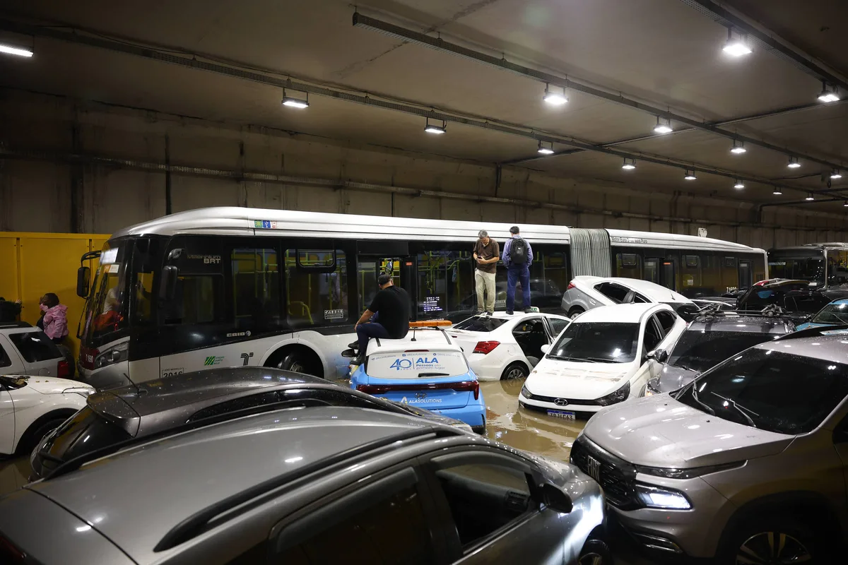 Defesa Civil envia alerta severo para chuva forte na madrugada de SP