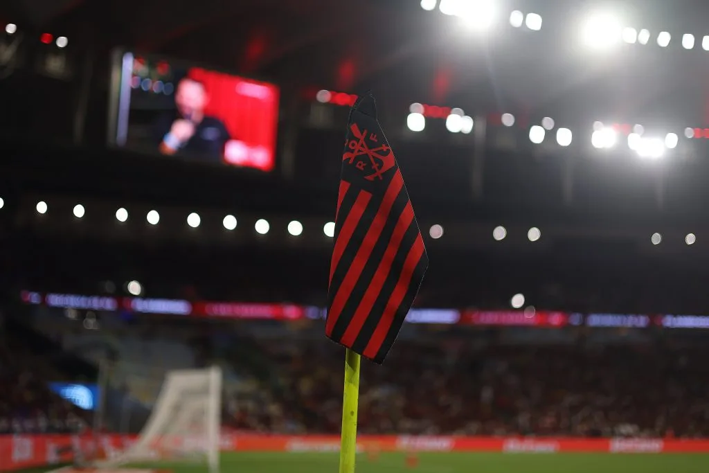 Flamengo fecha patrocínio e estima mais de R$ 100 milhões pelo acordo