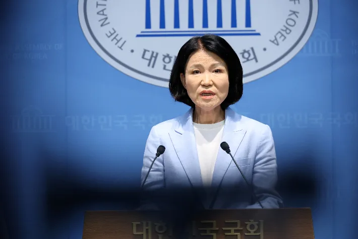 '5·18 포럼 논란' 이진숙, 국힘 윤리위 제소…"제명 요구"