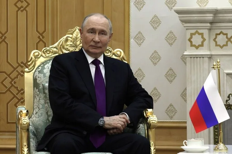 Путин призвал снимать торговые барьеры в СНГ