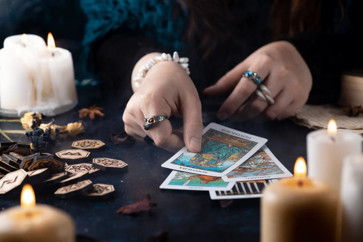 Tarot do dia: previsão para os 12 signos em 22/09/2026