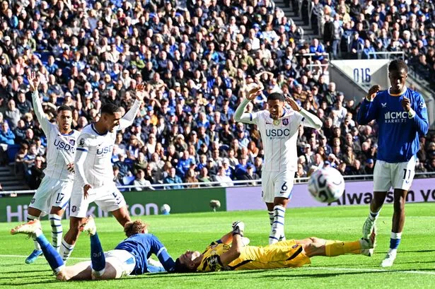 Chelsea's Emi Martinez forced off on stretcher after huge collision and lengthy delay