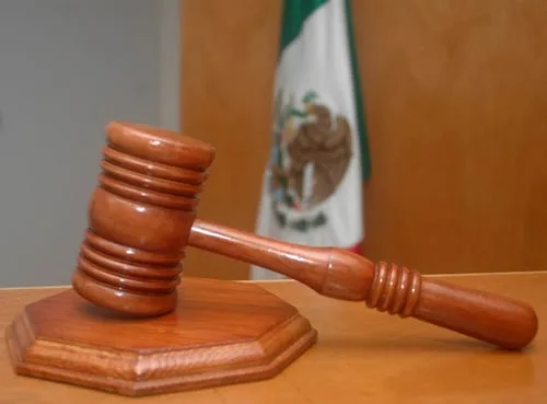 Vinculan a proceso a adolescente relacionado a "Los Ardillos"; es acusado de posesión de armas exclusivas del Ejército