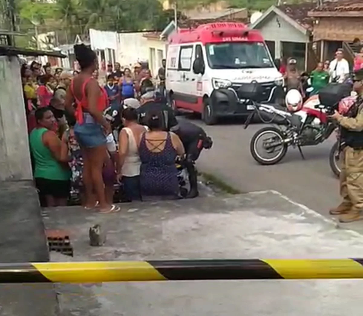 Dois homens ficam feridos após ataque a tiros por suspeitos em moto, na Grande João Pessoa