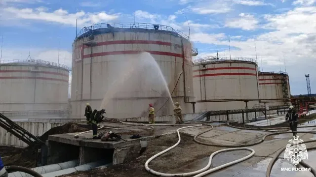 Ucrânia ataca refinaria russa após anúncio de acordo pelos EUA
