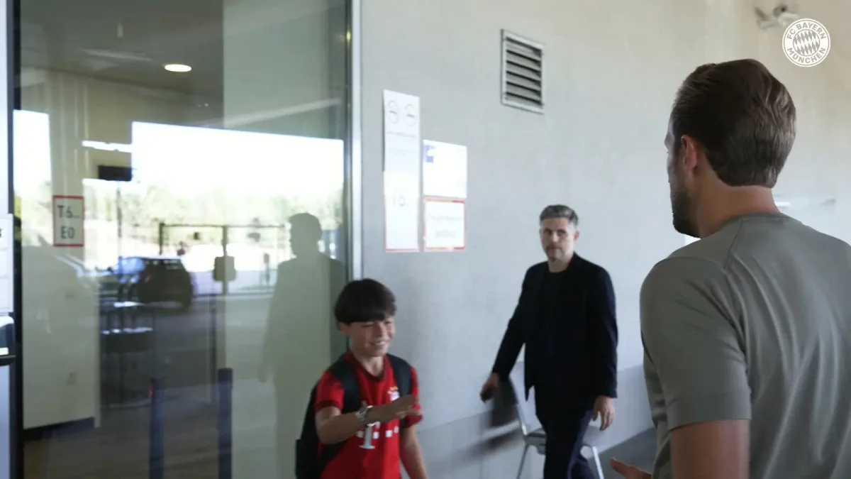 Bastidores: Harry Kane na cerimônia da Chuteira de Ouro