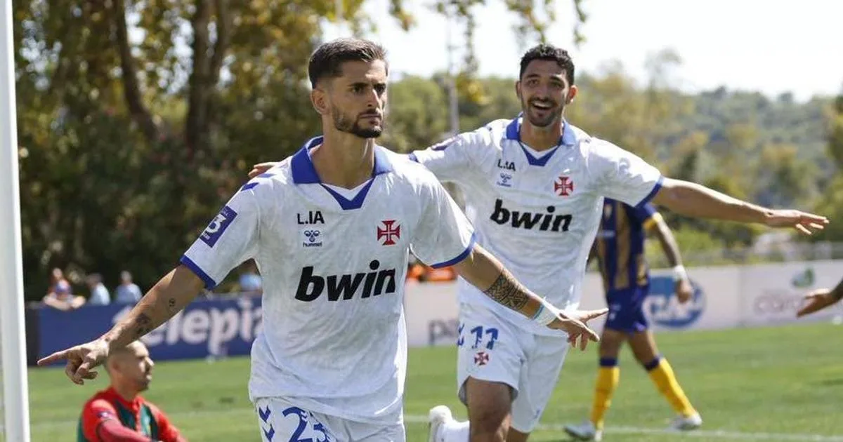 Bruninho decide: Belenenses bate Atlético e segue imparável na Liga 3