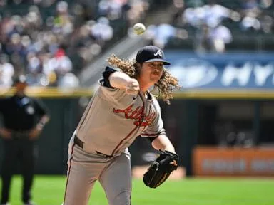 Braves' Grant Holmes has no-hitter through 6 innings against White Sox in Chicago
