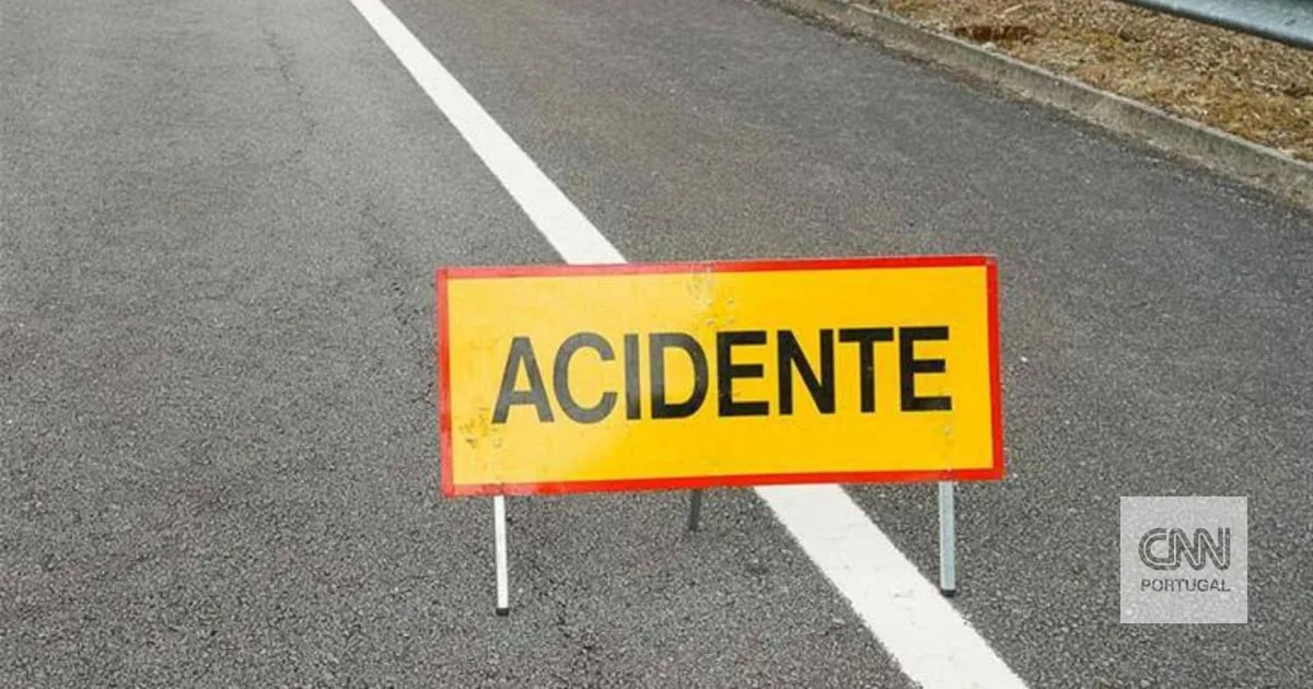 Homem morre em colisão de viaturas ligeiras em Alcobaça