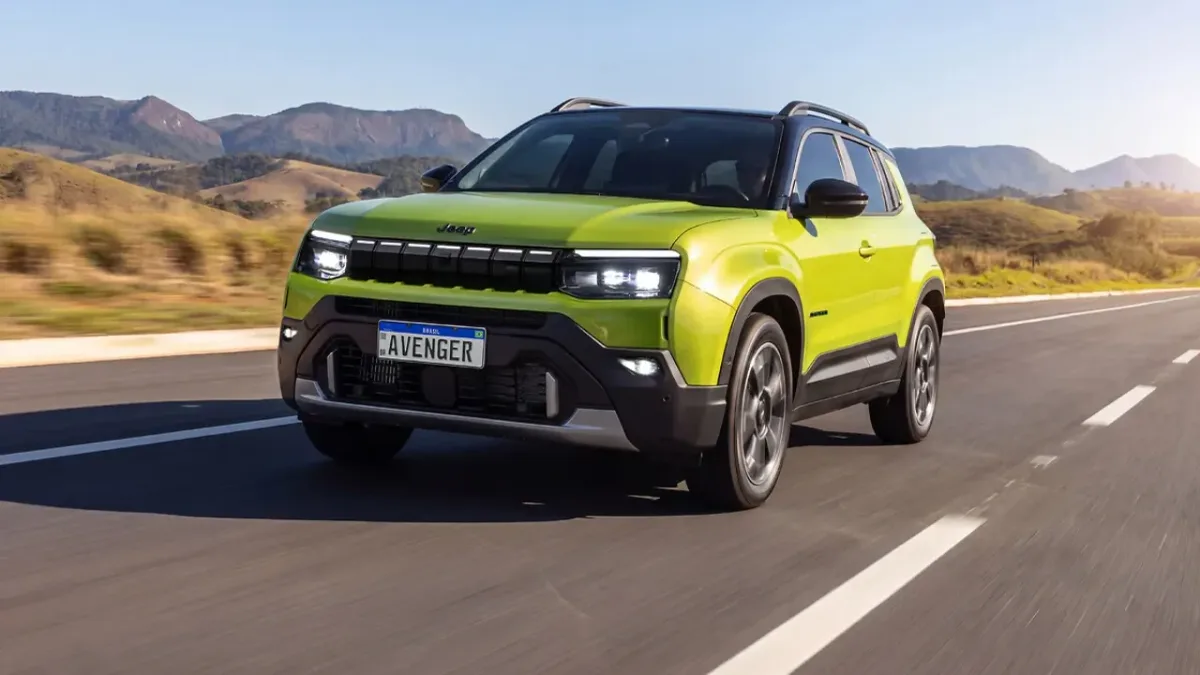 Jeep Avenger 2027 é lançado no Brasil com versão de entrada a R$ 114.990 e Limited por R$ 145.990: SUV de 4,08 metros usa 1.0 turbo híbrido de 116 cv, CVT de 7 marchas simuladas e faz até 13,5 km/l