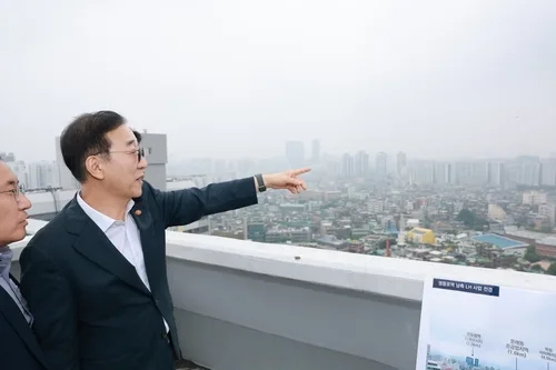 국토장관, 신길2 도심복합사업 현장 점검…"2028년 착공 속도"