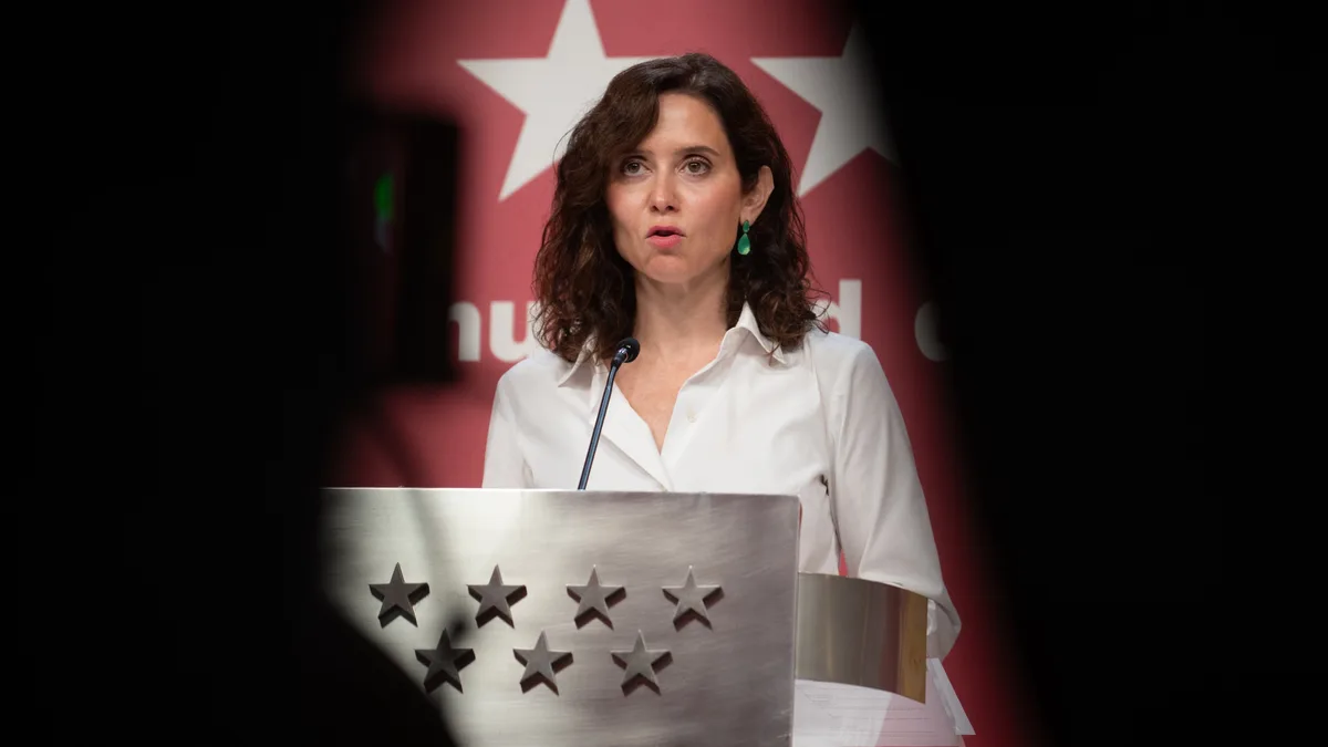 Los patinazos de Ayuso alimentan a la oposición a meses de las elecciones de 2027: “Debería dimitir”