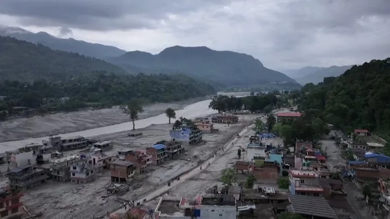 At least 800 dead in Nepal flood disaster