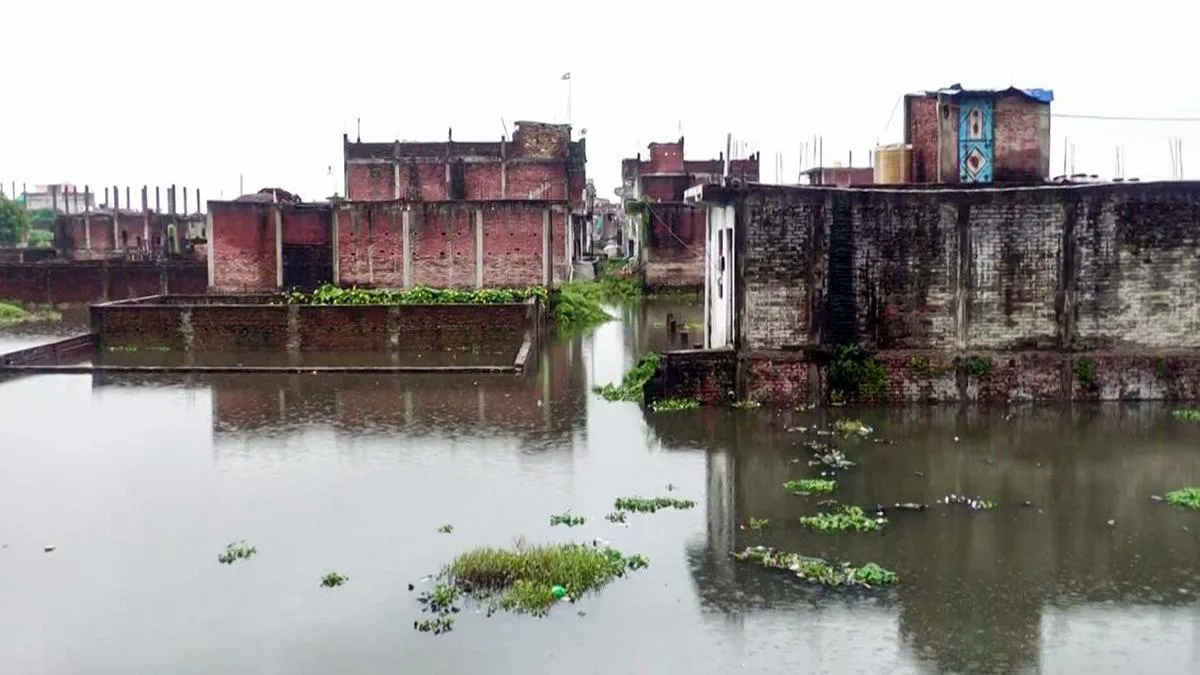 UP floods: Schools turned into relief shelters as floods ravage Prayagraj