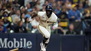MLB: Milwaukee toma ventaja en la NLCS con protagonismo venezolano