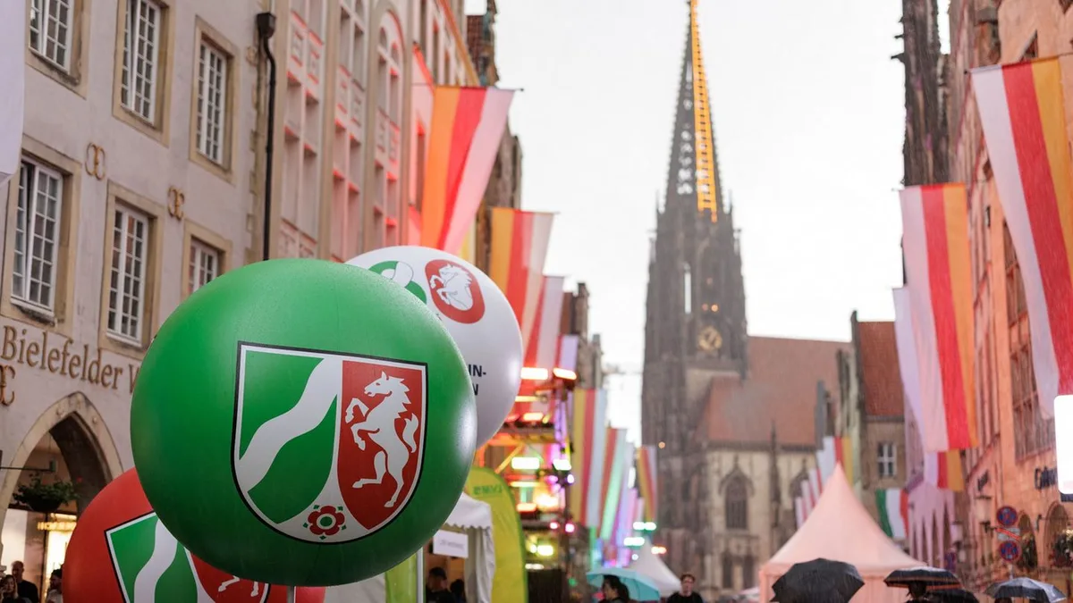 NRW-Tag in Münster: 80 Jahre NRW: Bürger feiern Demokratie und Vielfalt