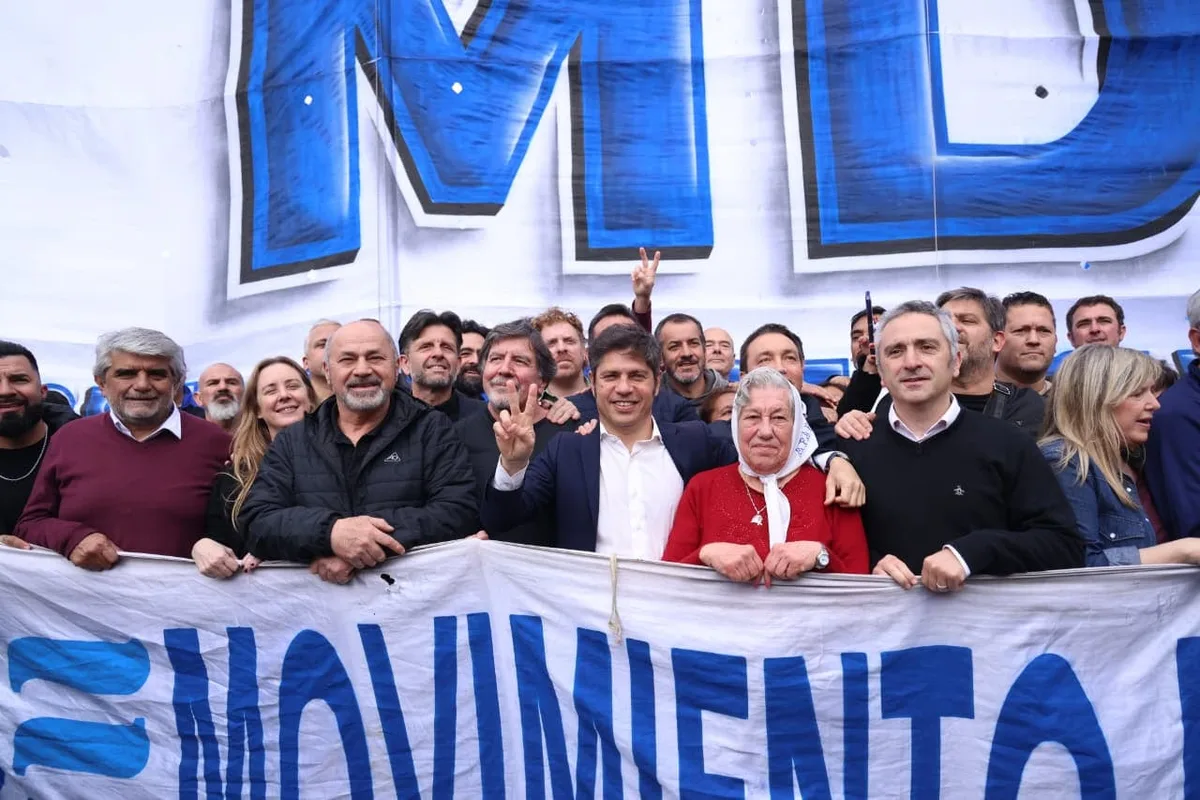 Nutrida presencia de partidos opositores en una marcha universitaria interrumpida por los gases y la lluvia