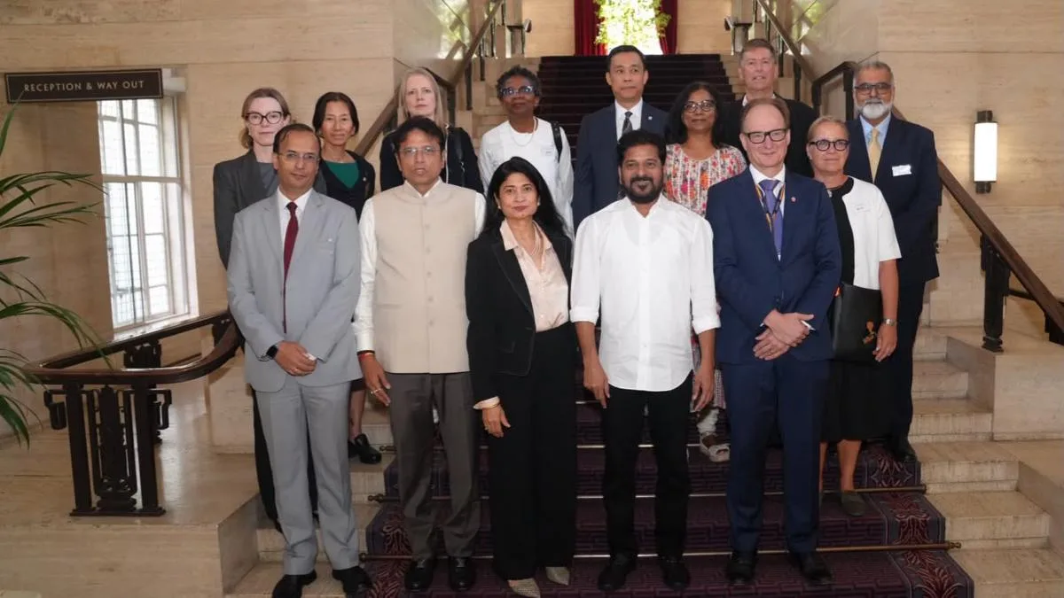 CM discusses with Cambridge and Univ of London for campuses in Hyderabad
