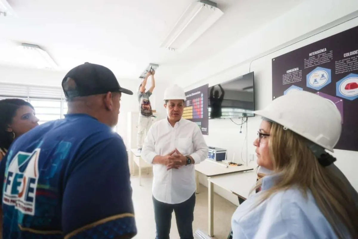 Inspeccionan labores de rehabilitación en el Liceo Simón Rodríguez de Sarria