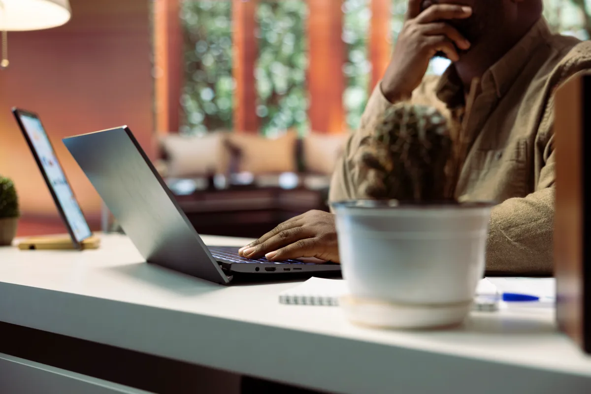 Confira lista com 10 vagas home office em empresas internacionais