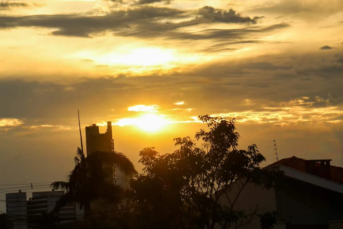 Domingo começa fresco, mas temperatura vai a 41ºC em MS
