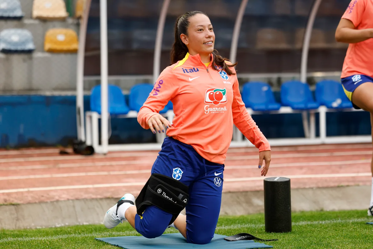 Seleção faz mistério na escalação, e Bruninha dispara: "As pessoas têm que estar com esse Brasil"